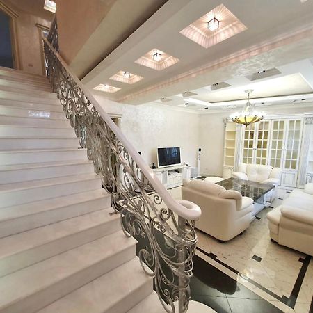 Роскошная Двухуровневая Квартира Luxurious Duplex Apartment Ereván Exterior foto