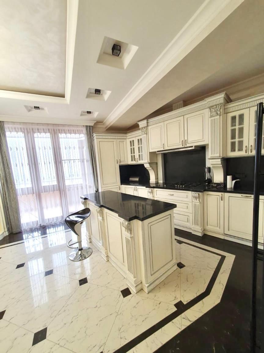 Роскошная Двухуровневая Квартира Luxurious Duplex Apartment Ereván Exterior foto